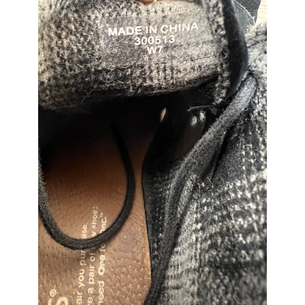 Toms Black Desert Wedge Ankle Bootie 300513 Suede Leather 7 Boho Casual - Picture 8 of 8